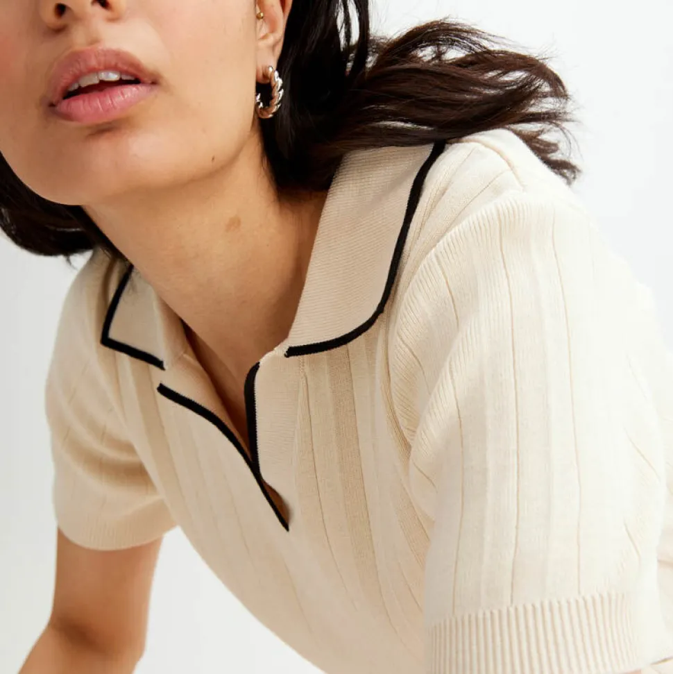 tshirt_med_pikekrage_3-1.webp Sale T-Shirt Med Pikekrage Dam T-Shirt